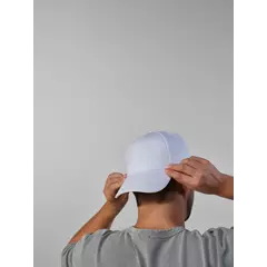 Baseball cap 6 panels with an adjustable metal buckle