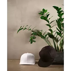 Baseball cap 5 panels with an adjustable snapback closure