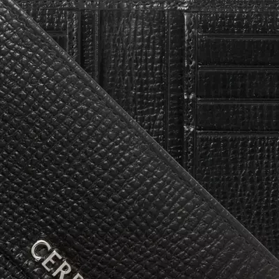 Портфейл Holt