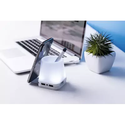 Pen holder and USB hub Belind