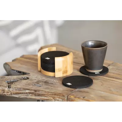 10 кръгли филц подложки в бамбукова поставка