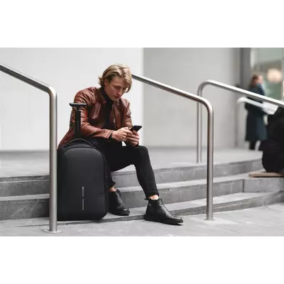 Тролей с твърд корпус Bobby