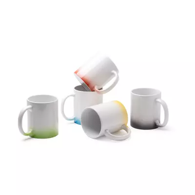 Керамична чаша с цветен градиент