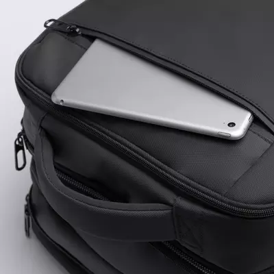 Разтегателна раница против кражба 17"