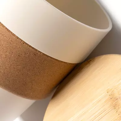 Eco cup with bamboo lid and cork grip