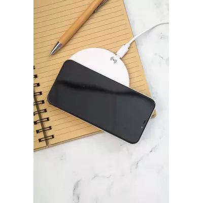 Безжично зарядно от рециклирана пластмаса 15W