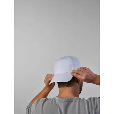 Baseball cap 6 panels with an adjustable metal buckle