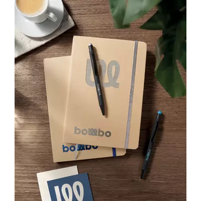 Еко бележник A5 с корица от картон и може цветно  гравиране