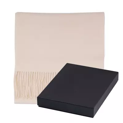 Зимен шал в кутия