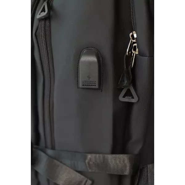 17" water resistant laptop backpack